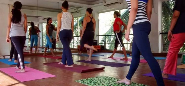 Deepika Mehta Yoga-Bandra West-4776.jpg