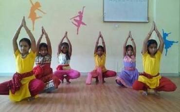 Deva Devi KalaniKetan Dance Class-2962.jpg