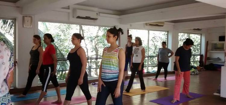 Deepika Mehta Yoga-Bandra West-4781.jpg