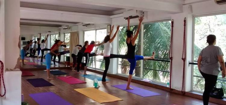 Deepika Mehta Yoga-Bandra West-4775.jpg